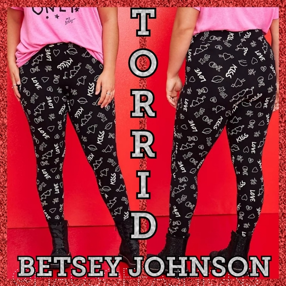 betsey johnson skull leggings